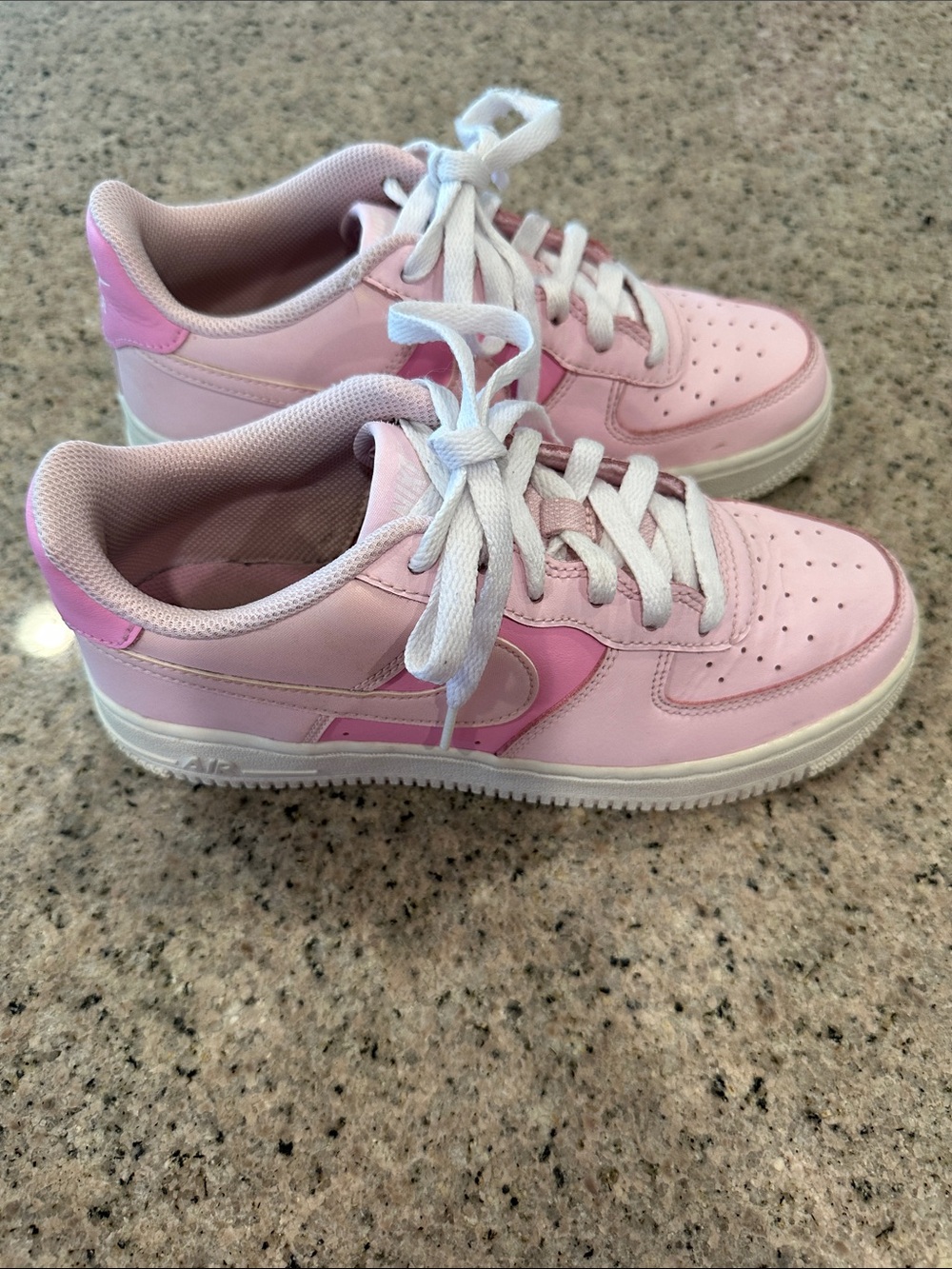 Nike Air Force 1 GS 'Pink Foam' sneakers (girls)